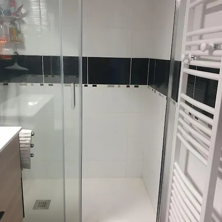 Avec Grand Jardin דירה