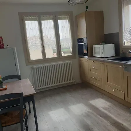 Avec Grand Jardin דירה