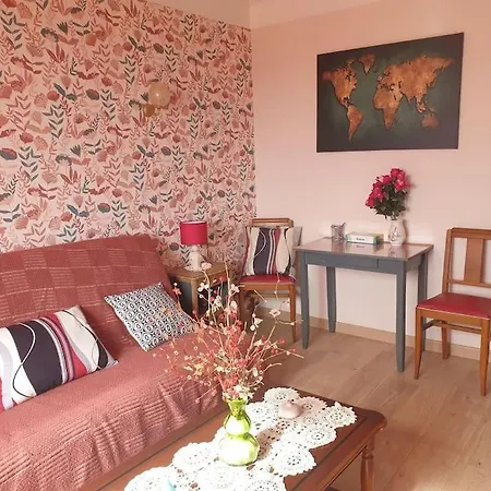 Avec Grand Jardin דירה